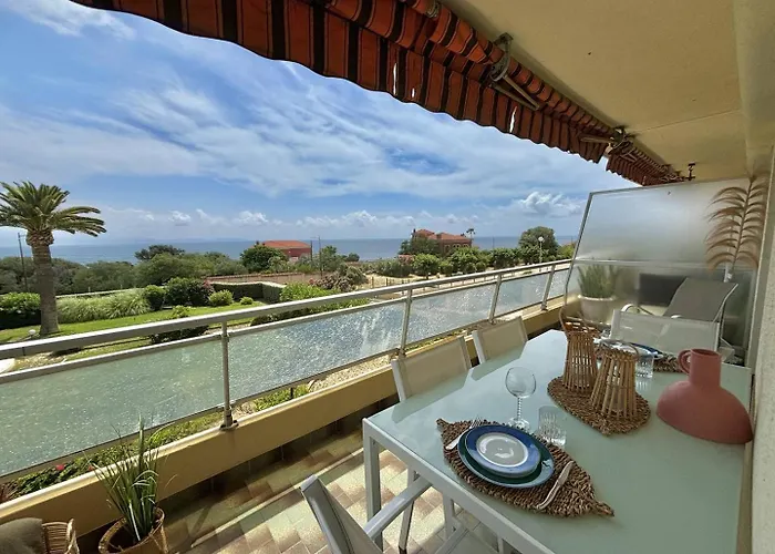 2 Pieces Le Versailles Sanguinaires Apartmán *